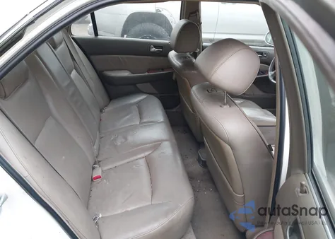 1999 Acura Rl 3.5 z USA, uszkodzony, nr VIN JH4KA9651XC005406